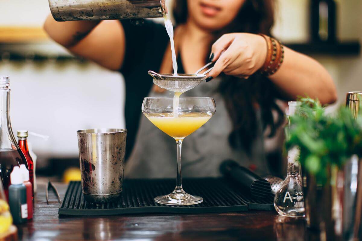 bartending Top Drinks To Drink this Summer at a Bar